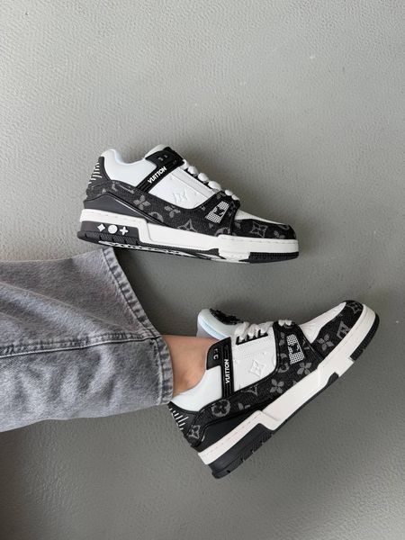 Louis Vuitton Trainer Sneaker White/Black R032 фото