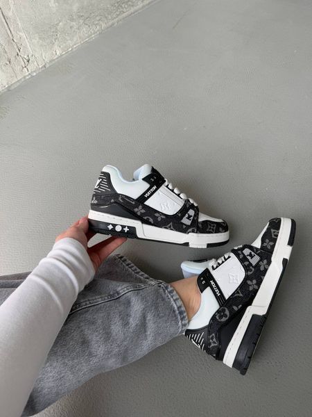Louis Vuitton Trainer Sneaker White/Black R032 фото