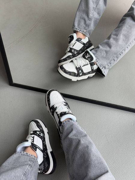 Louis Vuitton Trainer Sneaker White/Black R032 фото