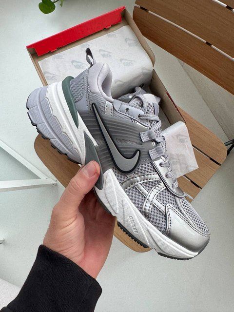 Nike V2K Runtekk Metallic Grey DG3534 фото