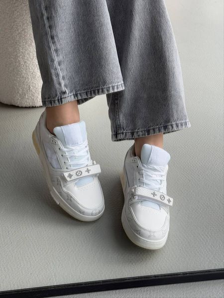 Louis Vuitton Trainer Sneaker White  R036 фото