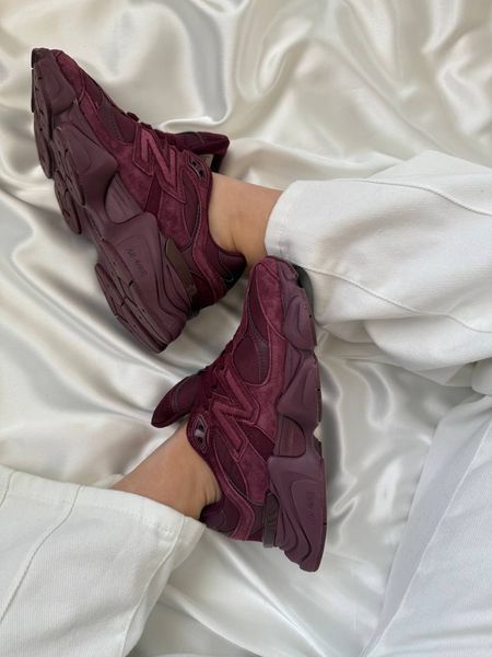 Жіночі кросівки New Balance 9060 Burgundy 11234 фото