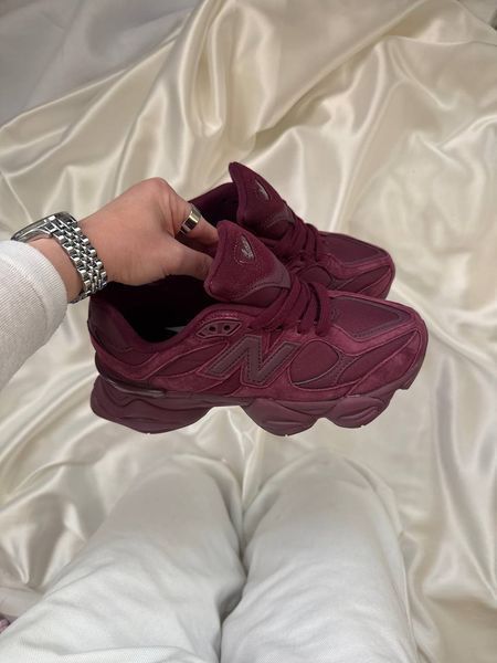 Жіночі кросівки New Balance 9060 Burgundy 11234 фото