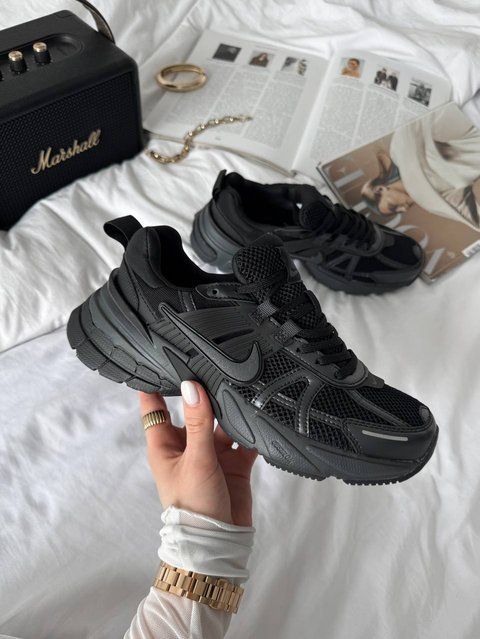 Nike Runtekk Triple Black FG34535 фото