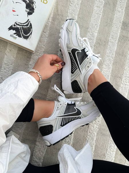 Nike Zoom Vomero 5 White/Black Z06y564 фото