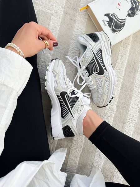 Nike Zoom Vomero 5 White/Black Z06y564 фото